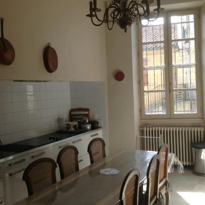 Ancien Presbytere Au Coeur Du Village Mauvezin  Exteriör bild