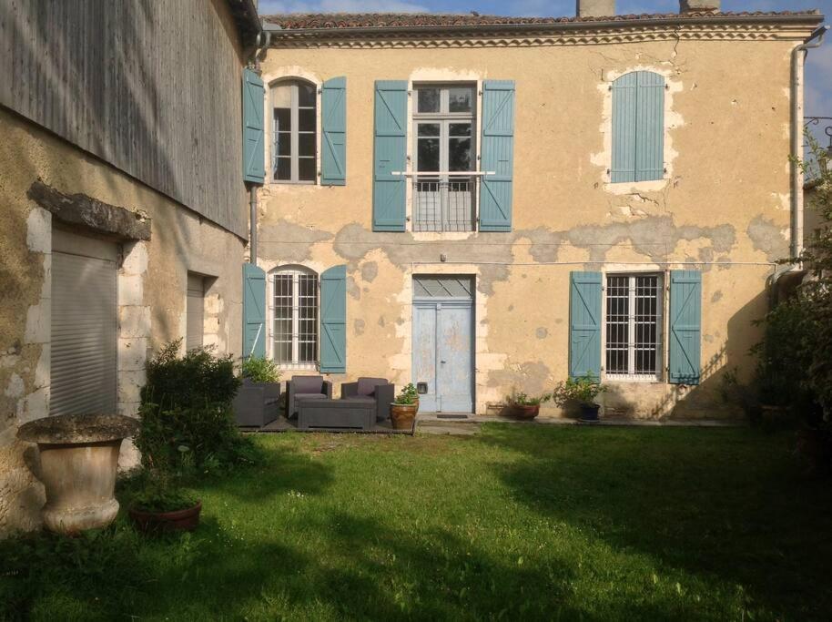 Ancien Presbytere Au Coeur Du Village Mauvezin  Exteriör bild